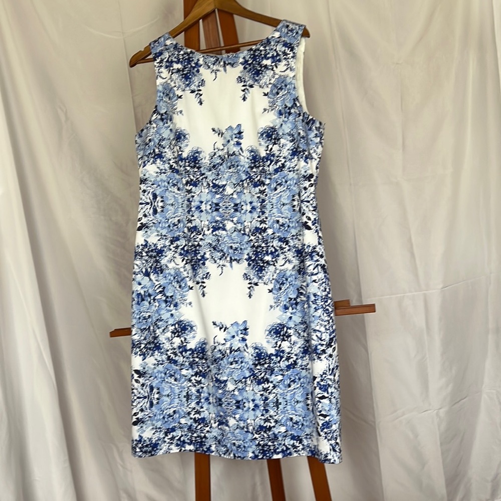 Adrianna Papell sleeveless blue floral dress, size 14